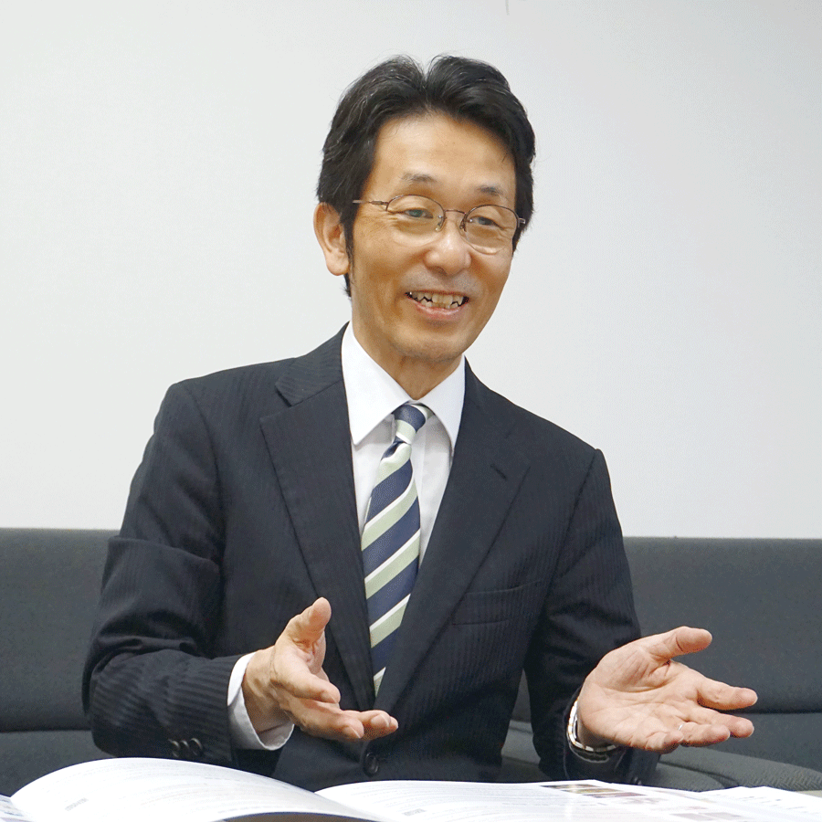 眞鍋 純 氏
